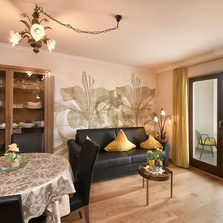 Boutique Sonne Aparthotel Schenna